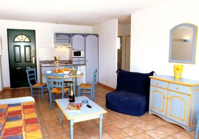 Vacation Rental Gassin - Résidence Le jardin d'Artémis : terrace of an apartment