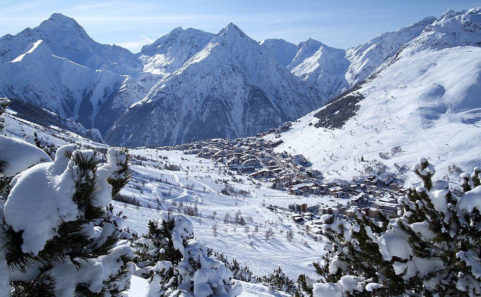 la station des deux alpes en hiver