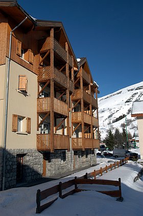 Façade extérieur de la résidence Surf des Neige aux Deux Alpes