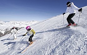sur les pistes de ski aux Deux Alpes