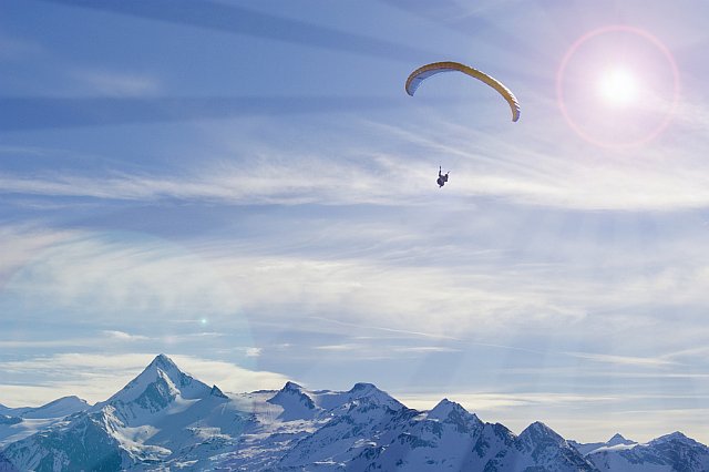 ski parapente dans les Alpes