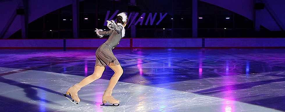 Patineuse à la patinoire de Vaujany