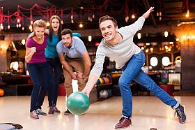 soirée entre amis au bowling La Plagne