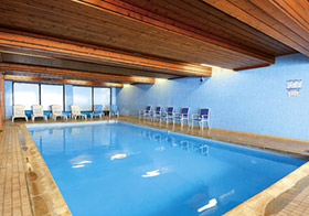 Piscine chauffée résidence Alpina