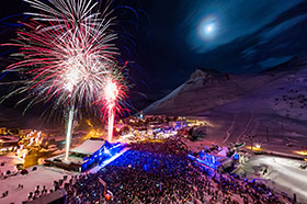 feu d'artifice hivernal à Tignes