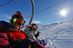 skieurs dans les remontées mécaniques de Cauterets