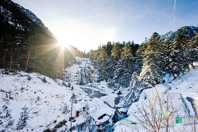 cascade d'eau gelée à Cauterets
