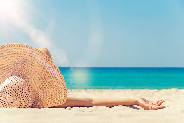 En camping au bord de mer pendant les vacances