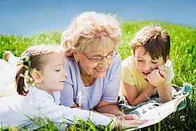 vacances camping grand parents et petits enfants