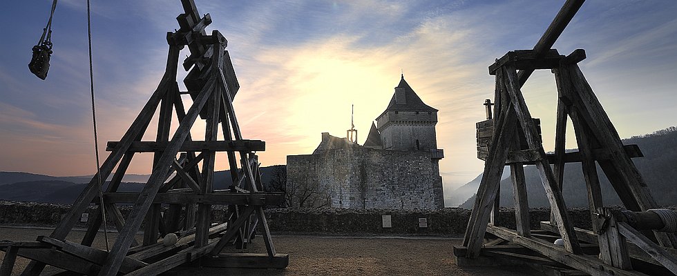 Le château de Castelnaud au crépuscule